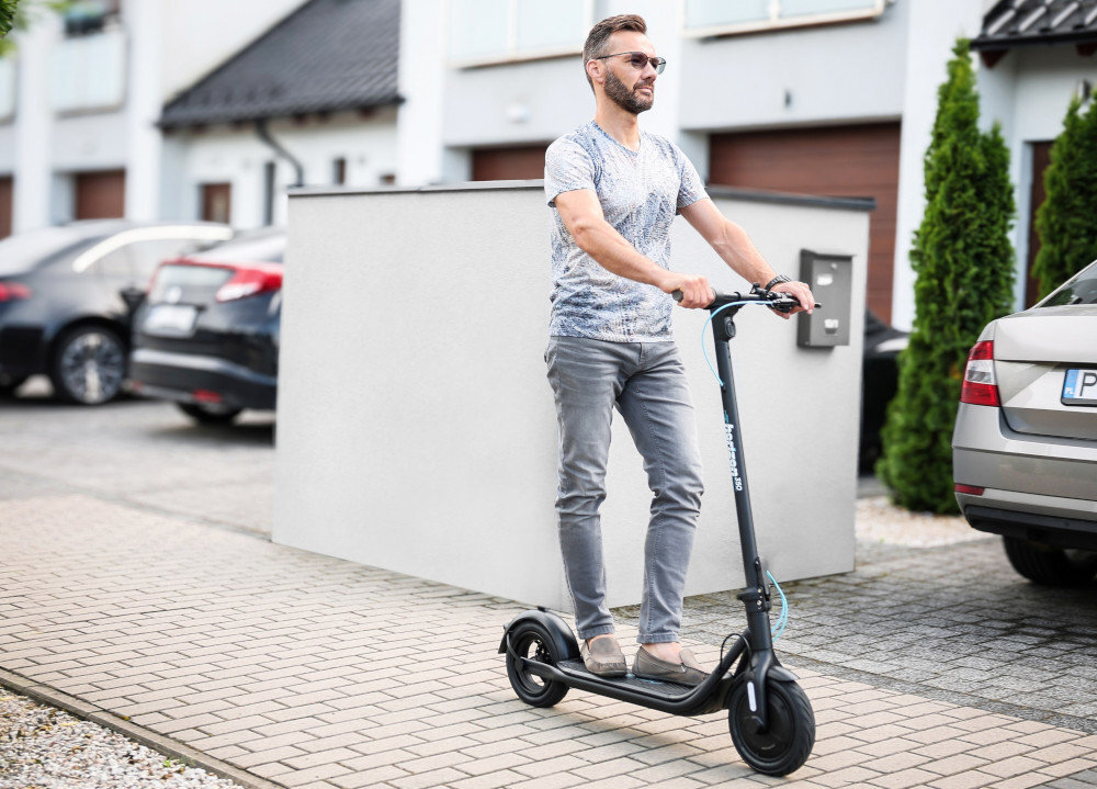 Hulajnoga elektryczna NEVIQ Horizon 350 38km 350W 10 Czarny sygnal dzwiekowy tempomat bezpieczenstwo oszczednosc