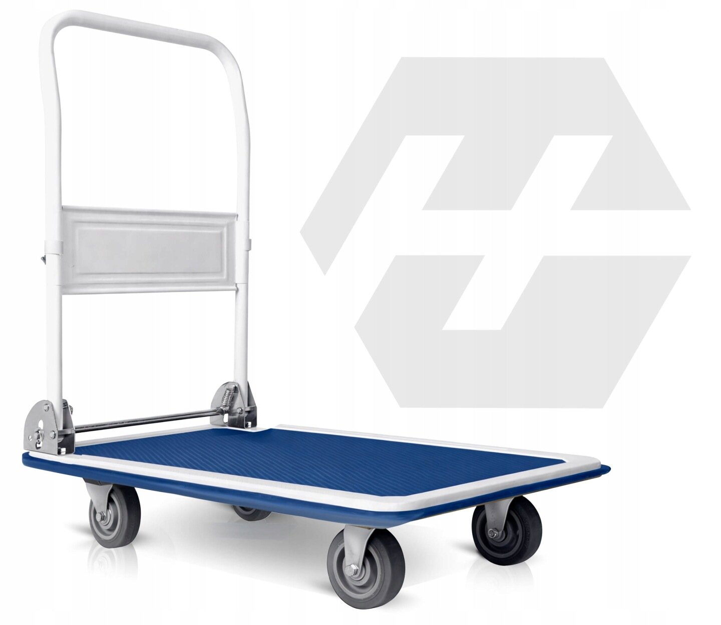 Na obrazie widoczny jest wózek transportowy z niebieską platformą i metalowym uchwytem. Wózek posiada cztery kółka i jest przeznaczony do przewożenia towarów.