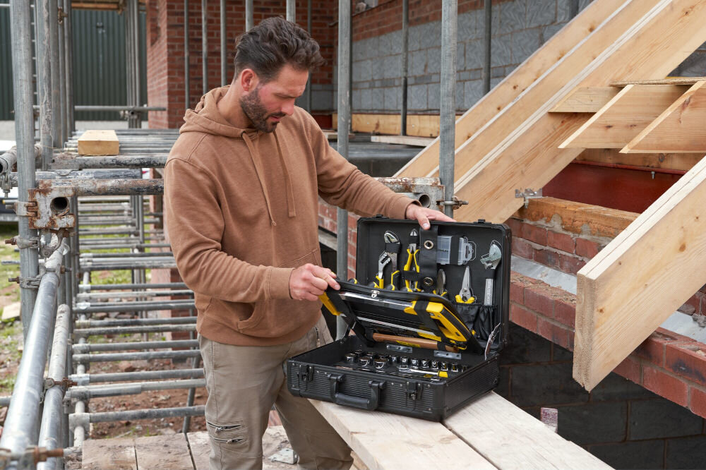 Zestaw narzędzi STANLEY STMT98109-1 (142 elementów) Walizka aluminiowa STANLEY wytrzymałość lekkość funkcjonalność