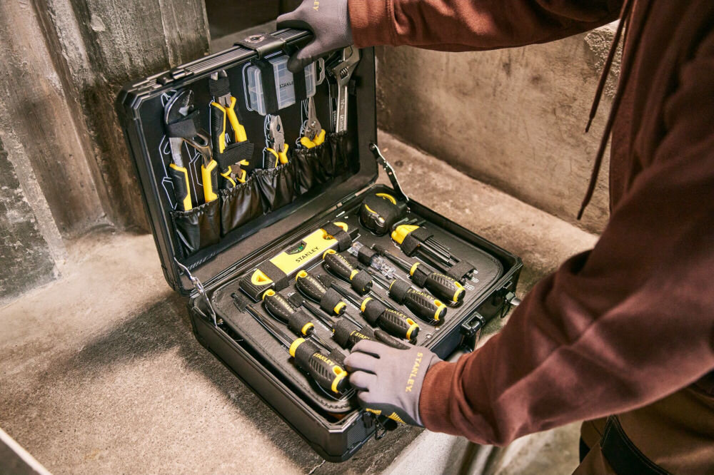 Zestaw narzędzi STANLEY STMT98109-1 (142 elementów) Walizka aluminiowa STANLEY narzędzia górna przegroda poziomica śrubokręty imbusy taśma