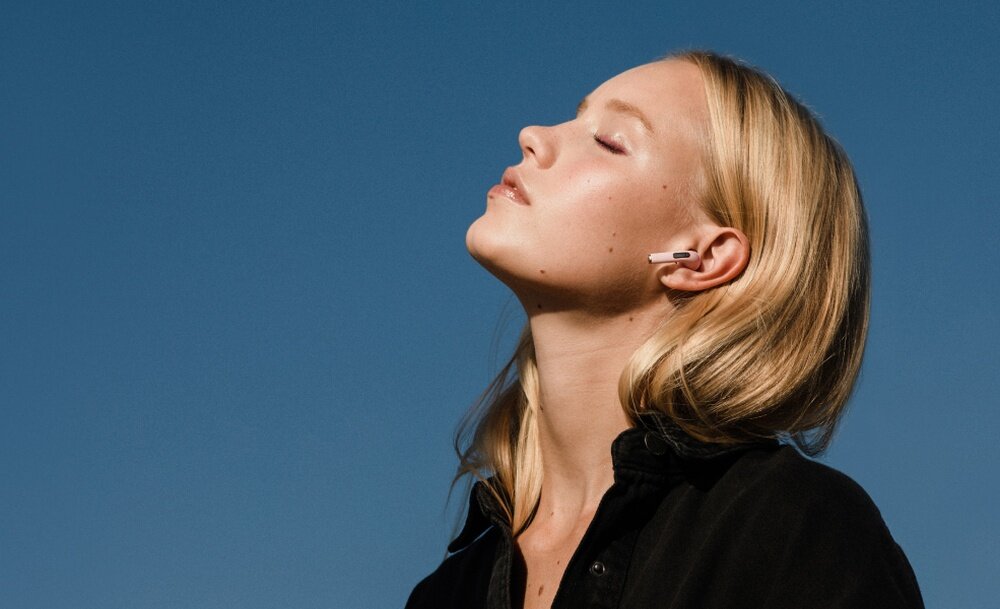 Sluchawki SUDIO N2 lacznosc rozmowy bluetooth 2 urzadzenia polaczenie wielopunktowe rozmowy spotkania online