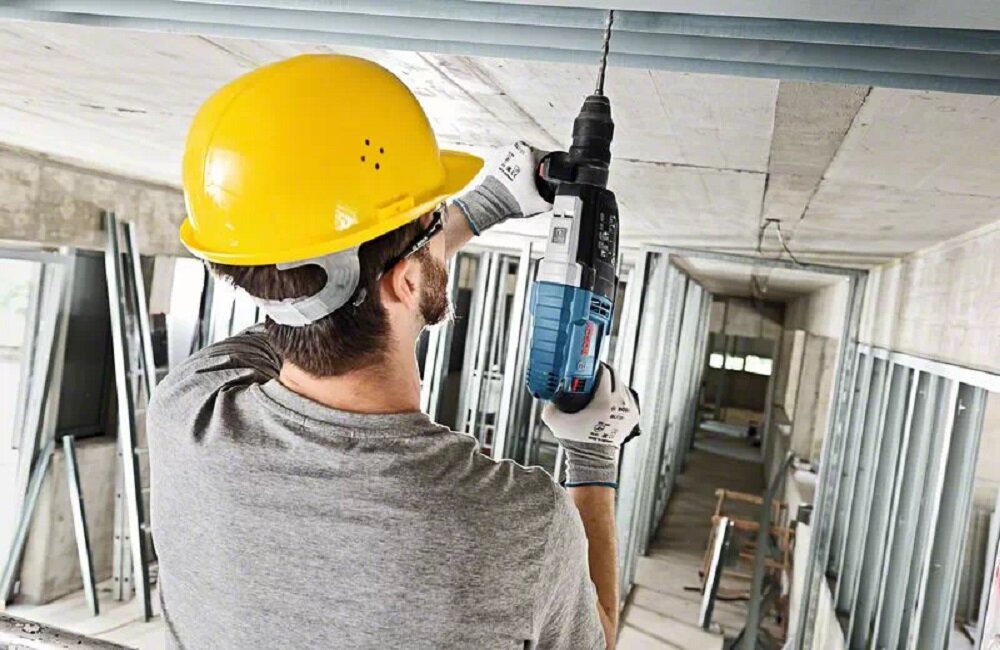 Młot udarowo obrotowy BOSCH GBH 2 28 F KickBack Control system tłumienia drgań