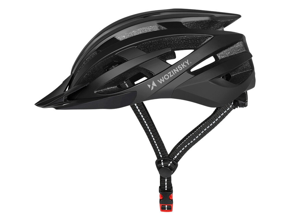 Czarny kask rowerowy z napisem \'WOZINSKY\' i zintegrowaną lampką, posiada regulowane paski z zapięciem. Kask ma aerodynamiczny kształt z otworami wentylacyjnymi.
