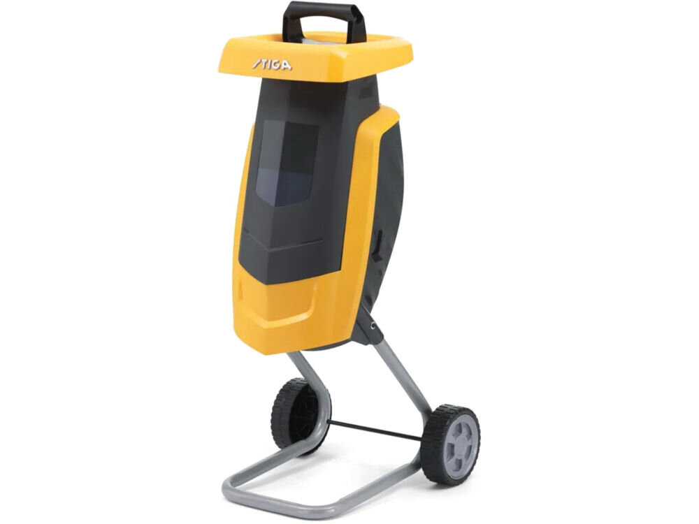 Rozdrabniacz do gałęzi STIGA Bio Master 2200 elektryczny 2200W średnica cięcia 40mm, worek, kosz, pojemność, wióry, Ogrodowy rozdrabniacz do gałęzi na białym tle.