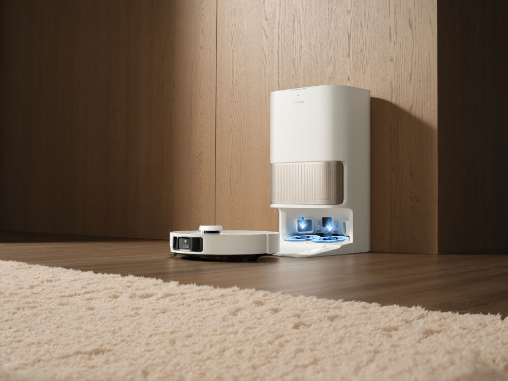 Robot sprzątający DREAME L40S Pro Ultra Biały robot wyjeżdżający ze stacji dokującej czyszczenie padów mopujących temperatura 75 stopni suszenie ciepłym powietrzem automatyczne uzupełniania na około 100 dni system autocelan