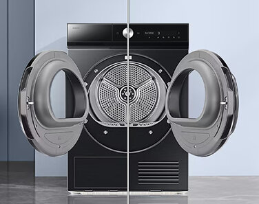 Zmienny kierunek otwierania drzwi dostosowuje suszarkę do Twoich potrzeb. Dzięki hartowanemu szkłu, drzwi są nie tylko estetyczne, ale także wyjątkowo trwałe i odporne na uszkodzenia. Idealne dopasowanie do wnętrza, które zapewnia komfort i funkcjonalność.