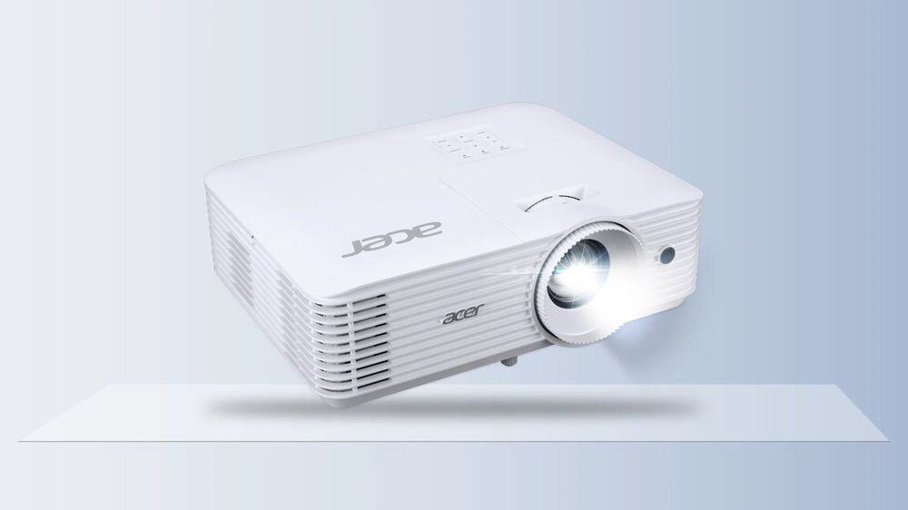 Projektor ACER P5550 jasny obraz prezentacje biznesowe Full HD 1080p 5200 ANSI lumenów, Projektor Acer P5550 z włączonym obiektywem, widok z przodu pod kątem
