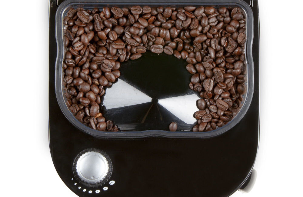 Ekspres DOMO DO721K wbudowany młynek mielenie świeżych ziaren wyjątkowy smak niepowtarzalny aromat intensywny smak bogaty aromat 