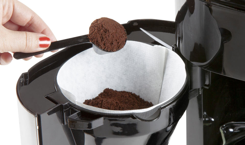 Ekspres DOMO DO721K funkcja timera zaplanowanie parzenia kawy aromat świeżo zaparzonej kawy wygodne rozwiązanie zwiększony komfort idealny napój 