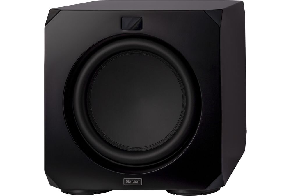 MAGNAT Omega CS 12 subwoofer aktywny, regulacja odcięcia 50–150 Hz, fazy 0–180 stopni i automatyczne włączanie, subwoofer na białym tle