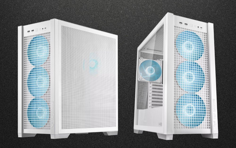 Komputer MAD DOG GT302-WH-A01WR32WH Dwa ujęcia białej obudowy komputerowej na ciemnym tle, gdzie jedno prezentuje panel z siatki, a drugie trzy podświetlone na niebiesko wentylatory frontowe