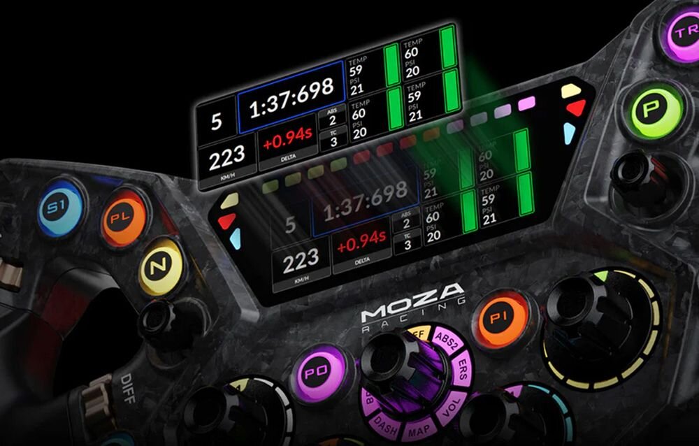 Kierownica MOZA Racing KS Pro Zbliżenie na ekran i kolorowe przyciski kierownicy gamingowej na czarnym tle testy obciążeniowe MOZA Pit House podświetlenie LED personalizacja