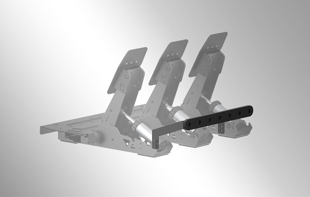 Tylny wspornik MOZA RACING SRP2, bezpośrednio, podłoga, oparcie, ograniczenie, na szarym tle wizualizacja wyszarzonych pedałów i zamontowanego tylnego wposrnika SRP2