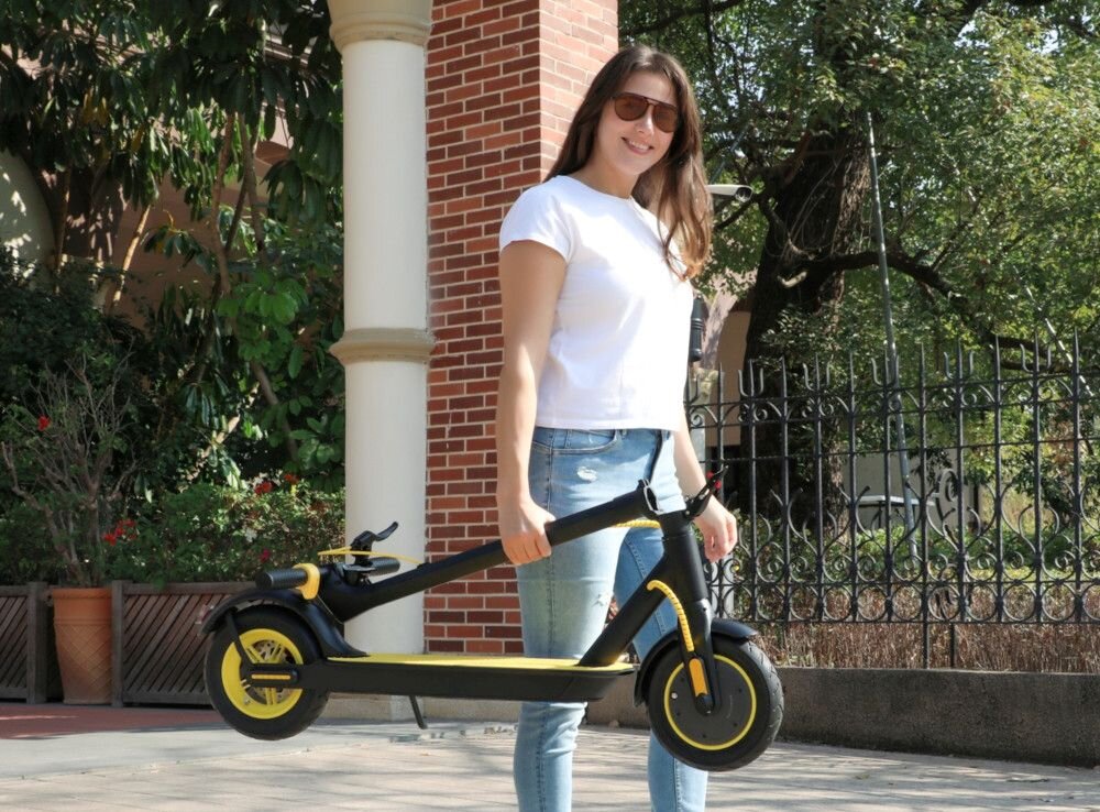 Hulajnoga elektryczna XRIDER M10 LIGHT+ Czarny niska waga 14,3 kg skladana konstrukcja latwy wygodny transport