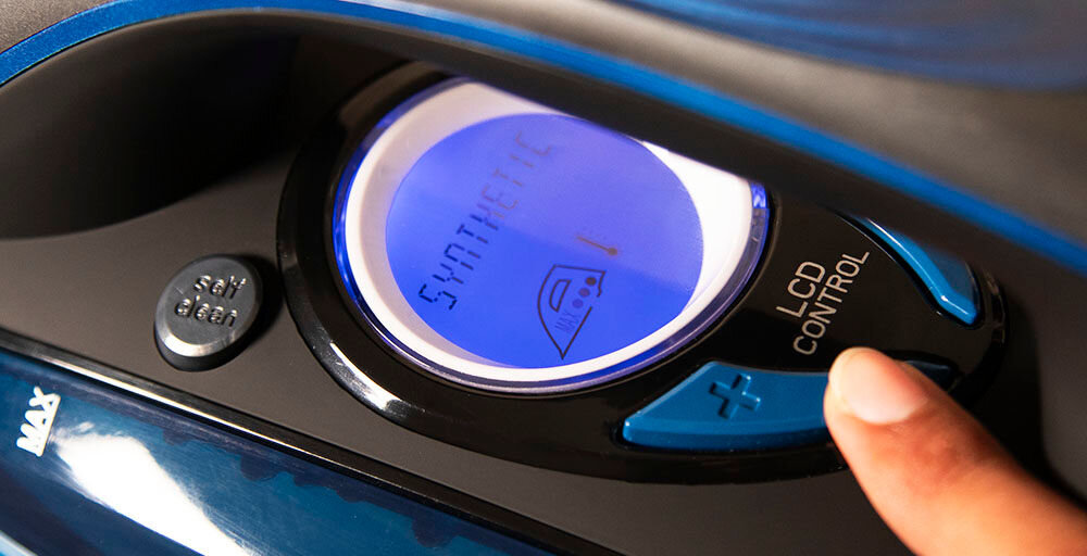 Żelazko CECOTEC IronHero 3200 i-Pump Absolute czytelny ekran LCD łatwa konstrola ustawień temperatury wybranych funkcji żelazka precyzyjne ustawienia łatwa obsługa