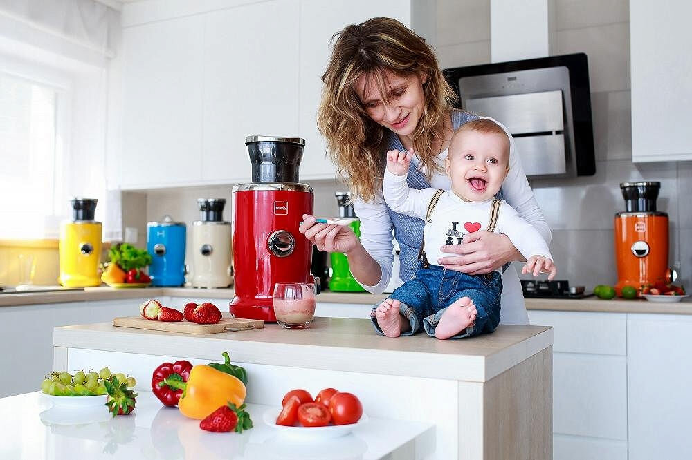 Wyciskarka do soku NOVIS Vita Juicer Kremowy cicha praca 56 decybeli