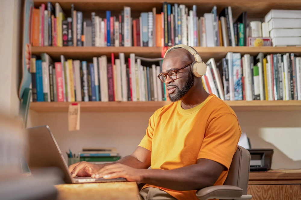 Słuchawki nauszne PHILIPS TAH3209 ladowanie czas pracy playlisty muzyka