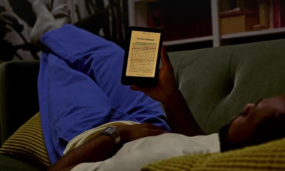 Czytnik e-booków KOBO Clara Colour 6, Podświetlany ekran, Wi-Fi, Bez reklam Czarny podświetlenie czcionka regulacja