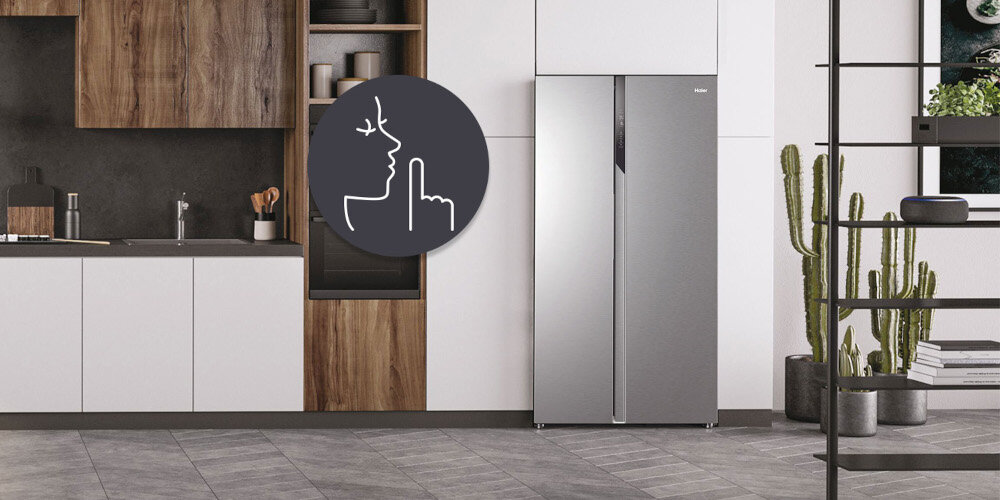 LODÓWKA HAIER HSR3918ENPG wizualizacja zdjęcie lifestyle ikona cisza lodówka front zamknięta kuchnia zabudowa meble rośliny tło półka cicha praca około 38 db nie zakłóca spokoju