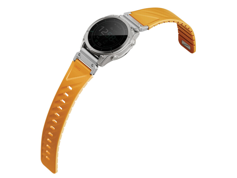 Pomarańczowy pasek do zegarka z widocznym napisem \'UNIQ\', przymocowany do srebrnej koperty zegarka. Pasek ma perforacje i wyraźne zagięcia na końcach.