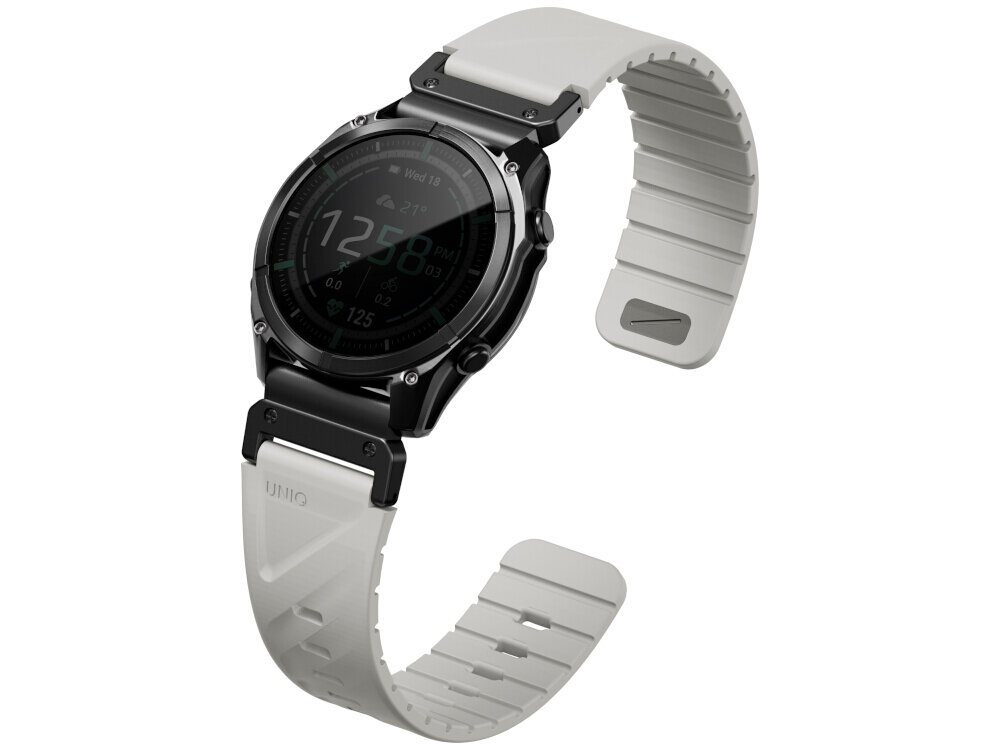 Szary pasek do zegarka z napisem \'UNIQ\' na zapięciu, przymocowany do czarnego zegarka z okrągłą tarczą. Na wyświetlaczu zegarka widoczna jest godzina 12:58 oraz ikony pogody i aktywności.