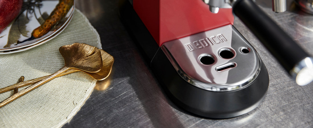 Ekspres DELONGHI Dedica Style EC685.R komfort uzytkowanie czyszczenie