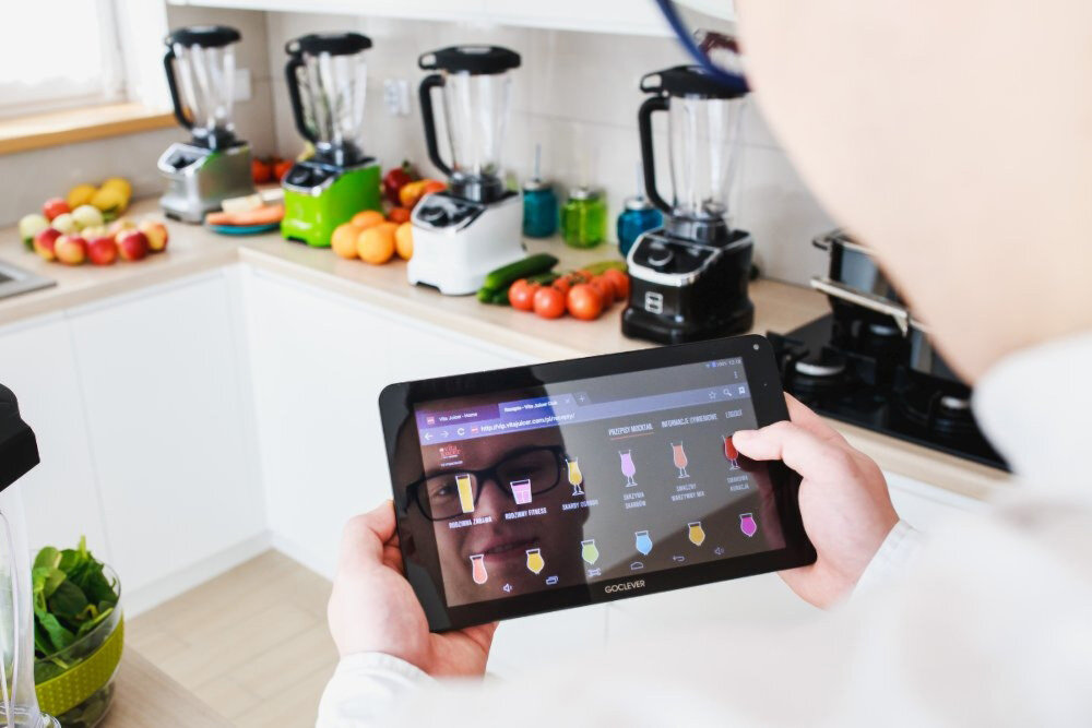 Blender kielichowy NOVIS Pro 880L Czerwony Smart Adapt z NFC