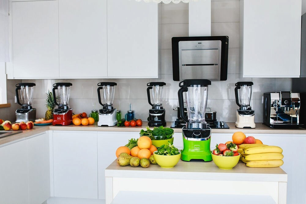 Blender kielichowy NOVIS Pro 880L Bialy ostrza powloka tytanowa moc 1400 W tryb pulsacyjny miksuje rozdrabnia ubija