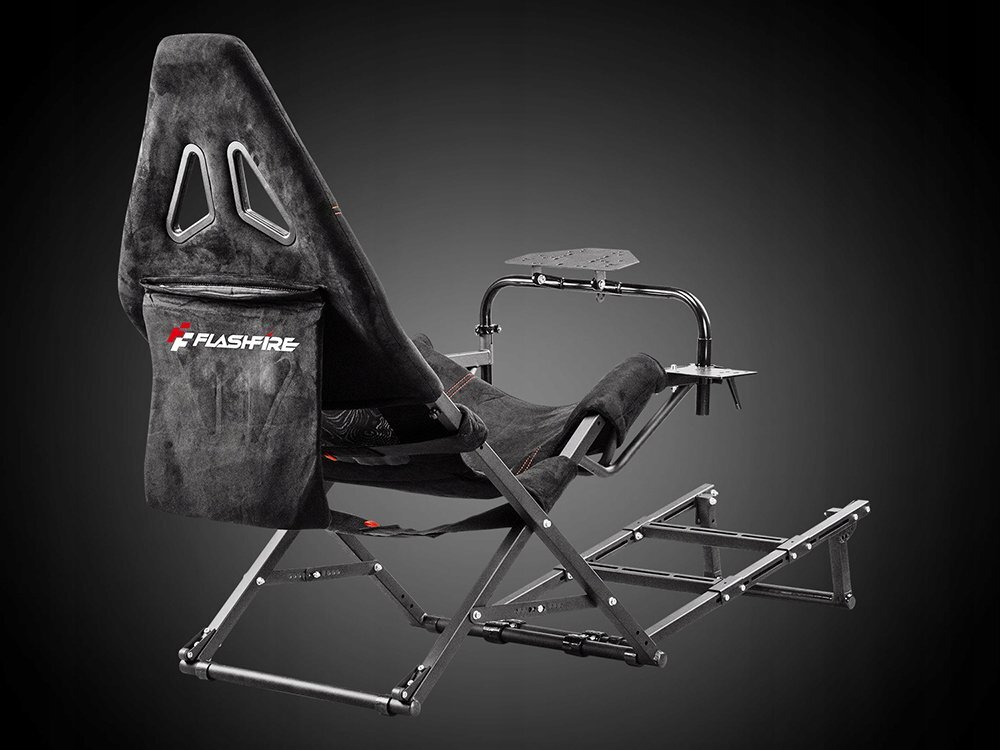 Kokpit FLASHFIRE Flashseat Lite F910 na ciemnym tle.