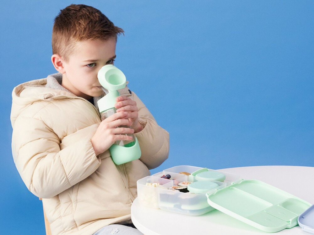 Butelka tritanowa B.BOX BB00882 Miętowo-zielony Bezpieczny materiał Tritan™ wykonanie Przezroczyste ścianki kontrola ilość płyt ułatwienie  Trójkątny kształt