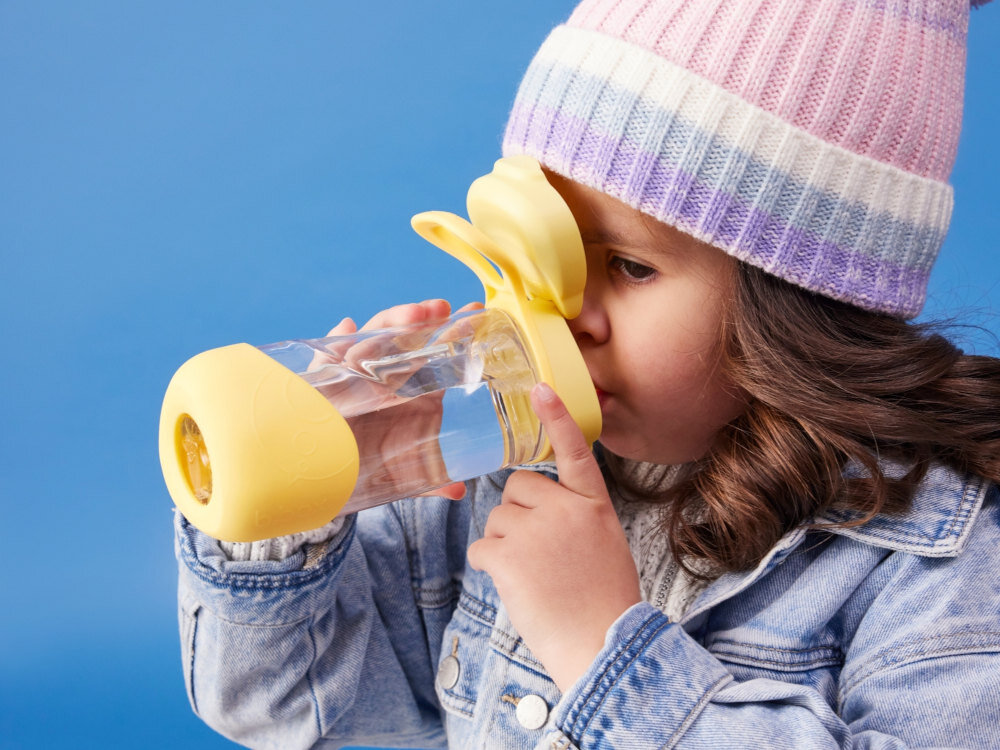 Butelka tritanowa B.BOX BB00872 Niebieski Ochrona i trwałość na co dzień zdejmowana osłona dolnej części Tritan™ Butelkę można myć ręcznie lub w górnym koszu zmywarki higiena