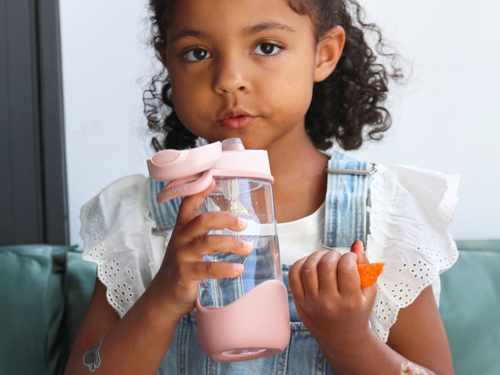 Butelka tritanowa B.BOX BB00870 Różowy Nawodnienie bez rozlewania wygląd design prezentacja wizualizacja