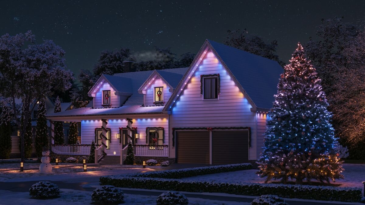 Girlanda ogrodowa PHILIPS HUE Festavia (moduł przedłużający 9 m), IP65, –20°C, 50.000h, zewnętrzna, Zimowy widok domu z choinką i kolorową iluminacją Philips Hue.