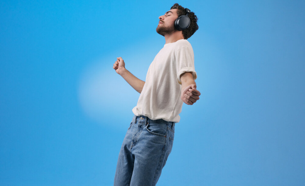 Słuchawki nauszne SENNHEISER Momentum  4 zawiasy komfort dopasowanie