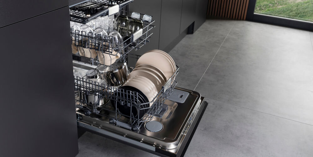 ZMYWARKA HISENSE HS643D90X pojemna 14 kompletów naczyń kosze miejsce