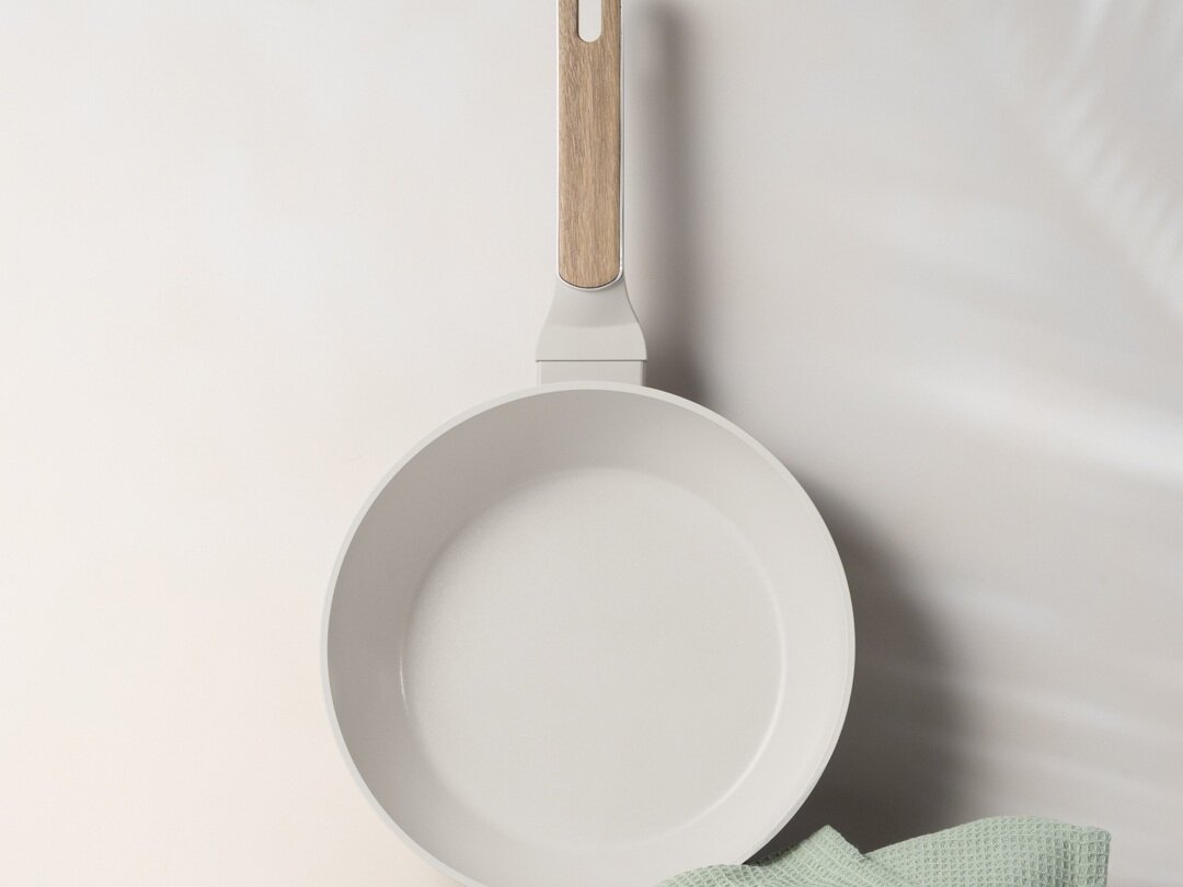 Zestaw patelni i garnków BERLINGER HAUS Sahara Nordic BH-8324 10 elementów 3-warstwowa powłoka nieprzywierająca, minimalizuje ryzyko przypalenia, odporność na zarysowania