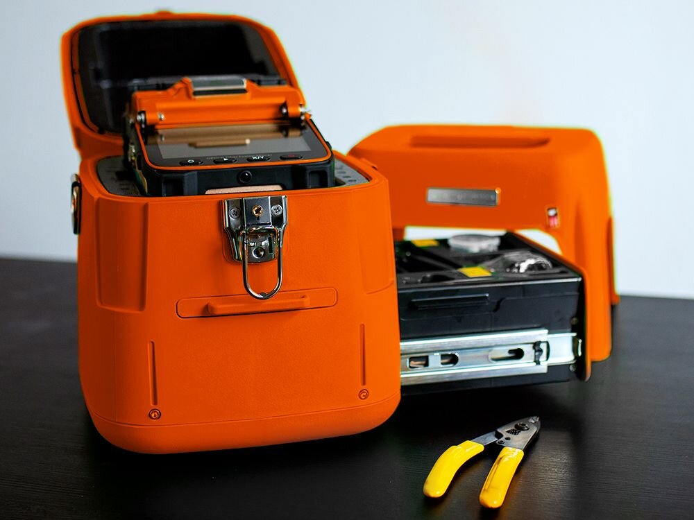 Spawarka EXTRALINK AI-9 Fusion Splicer - czytelnosc zgrzewanie silniki powtarzalnosc elektrody zywotnosc - spawarka z akcesoriami na blacie