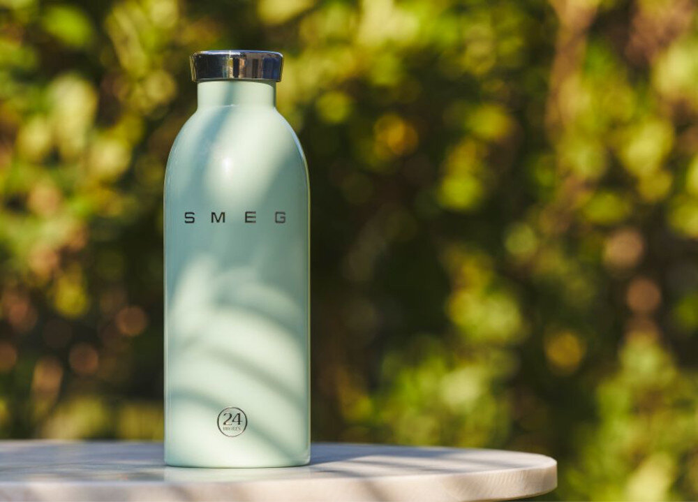 Butelka termiczna SMEG WBF01WH Biały 500 ml Długie orzeźwienie Zimne napoje czas Stały dostęp do chłodnego napoju 