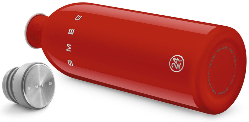 Butelka na wodę SMEG WBF02RD Trwała stal nierdzewna Solidna konstrukcja ze stali nierdzewnej Materiał jest bezpieczny i łatwy do mycia zachowuje swoje właściwości przez długi czas