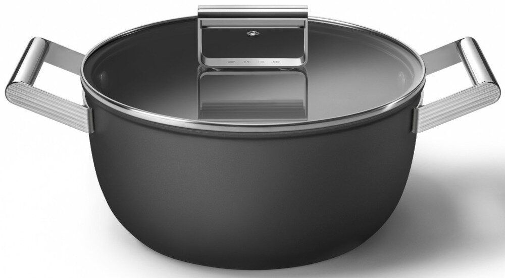 Garnek SMEG 50's Style CSF2412BLM 5.4L Kontrola podczas gotowania Szklana pokrywka z otworem parowym proces obserwacja