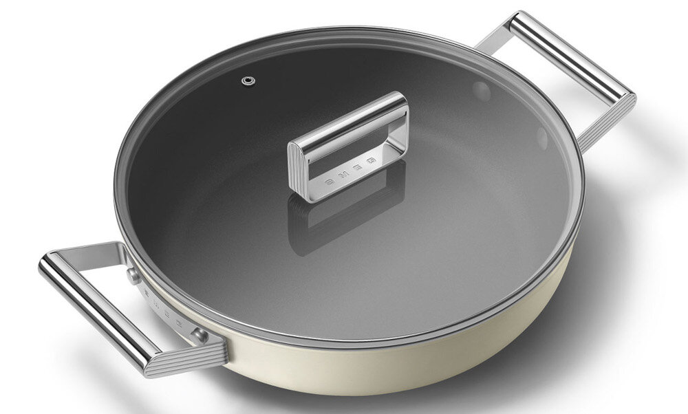 Patelnia SMEG 50's Style DPF2812CRM 28 cm Różne techniki gotowania  obsmażaniu, duszeniu i powolnemu gotowaniu swoboda wygoda komfort