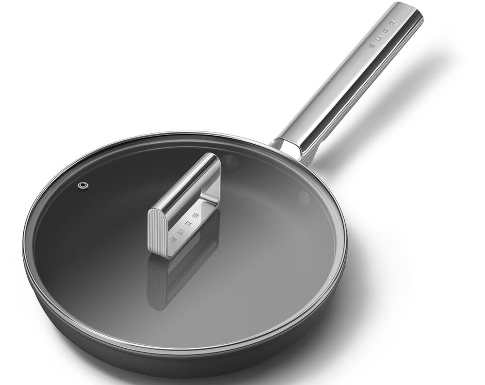 Patelnia SMEG 50's Style FPF2002BLM 20 cm Do małych porcji Średnica 20 cm przygotowywaniu pojedynczych porcji lub dań dla dwóch osób