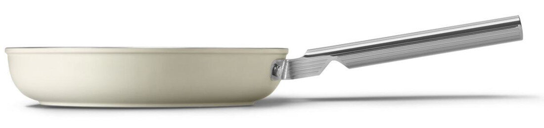 Patelnia SMEG 50's Style FPF2402CRM 24 cm Uniwersalne zastosowanie Niska ścianka i płaska powierzchnia jajek, mięsa, ryb czy warzyw posiłki