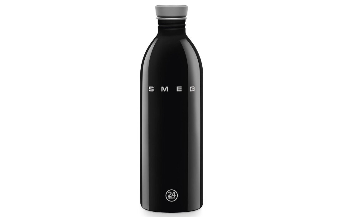 Butelka na wodę SMEG WBF02BL Czarny Nawodnienie zawsze przy Tobie Butelka wielokrotnego użytku w pracy, szkole, na siłowni i w podróży
