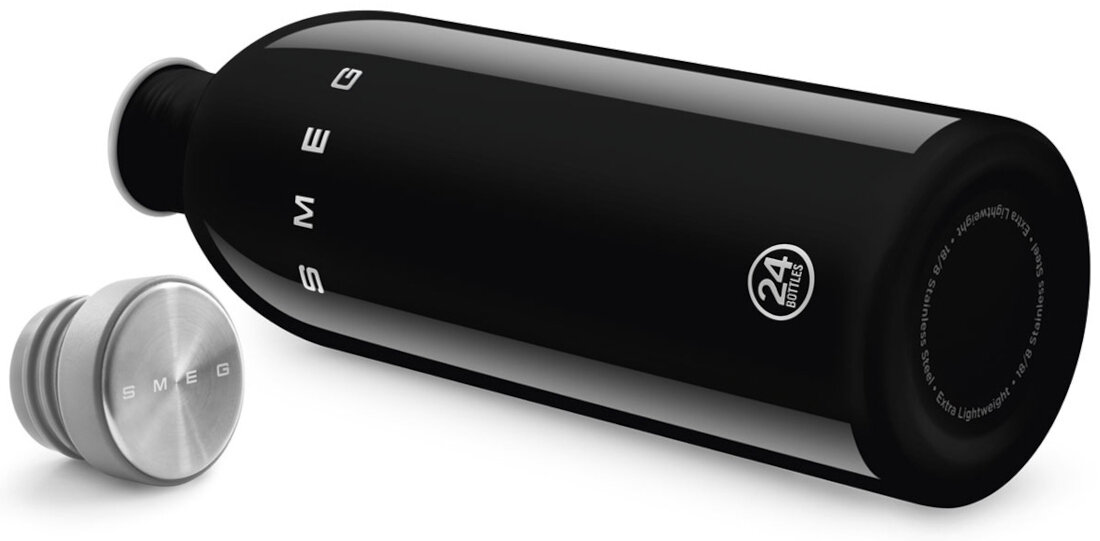 Butelka na wodę SMEG WBF02BL Czarny Trwała stal nierdzewna Solidna konstrukcja ze stali nierdzewnej Materiał jest bezpieczny i łatwy do mycia zachowuje swoje właściwości przez długi czas