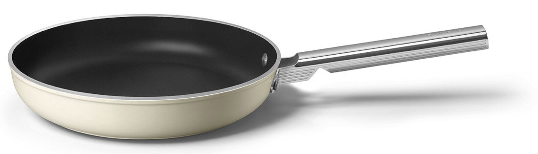 Patelnia SMEG 50's Style FPF2802CRM 28 cm Bezpieczne materiały Brak PFAS, niklu i metali ciężkich wspiera świadome gotowanie posiłek jest bezpieczny dla całej rodziny