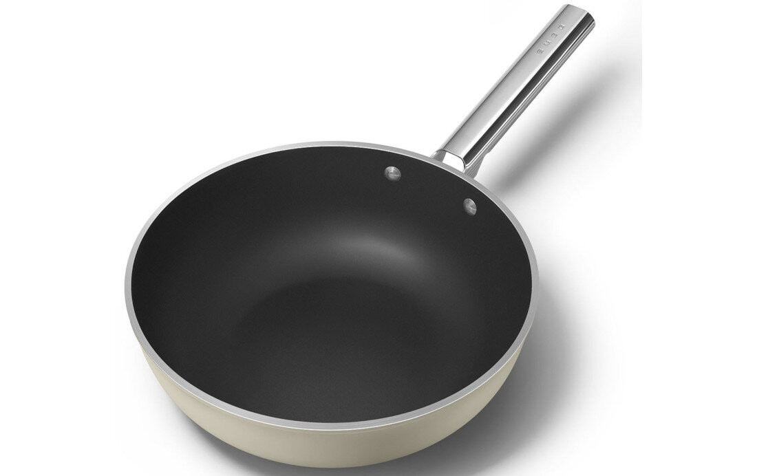 Patelnia wok SMEG WOF3002CRM 30 cm Równomierne nagrzewanie równy rozkład ciepła na całej powierzchni