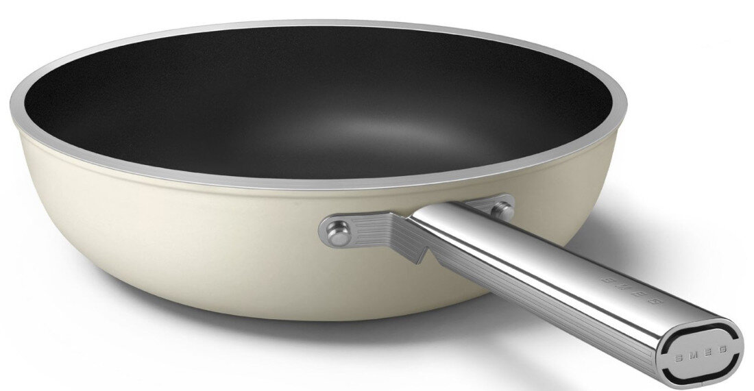 Patelnia wok SMEG WOF3002CRM 30 cm Bezpieczna i wygodna obsługa Uchwyt ze stali nierdzewnej