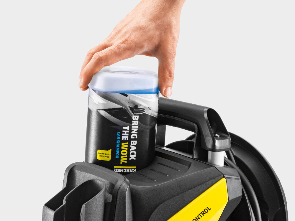 Myjka ciśnieniowa KARCHER K7 Premium Smart Control Home 1.317-246.0 system plug'n'clean montowanie butelki z detergentem łatwa wymiana detergentu uchwyt teleskopowy z aluminium kanbel 5 metrów pozycja parking uchwyty na akcesoria