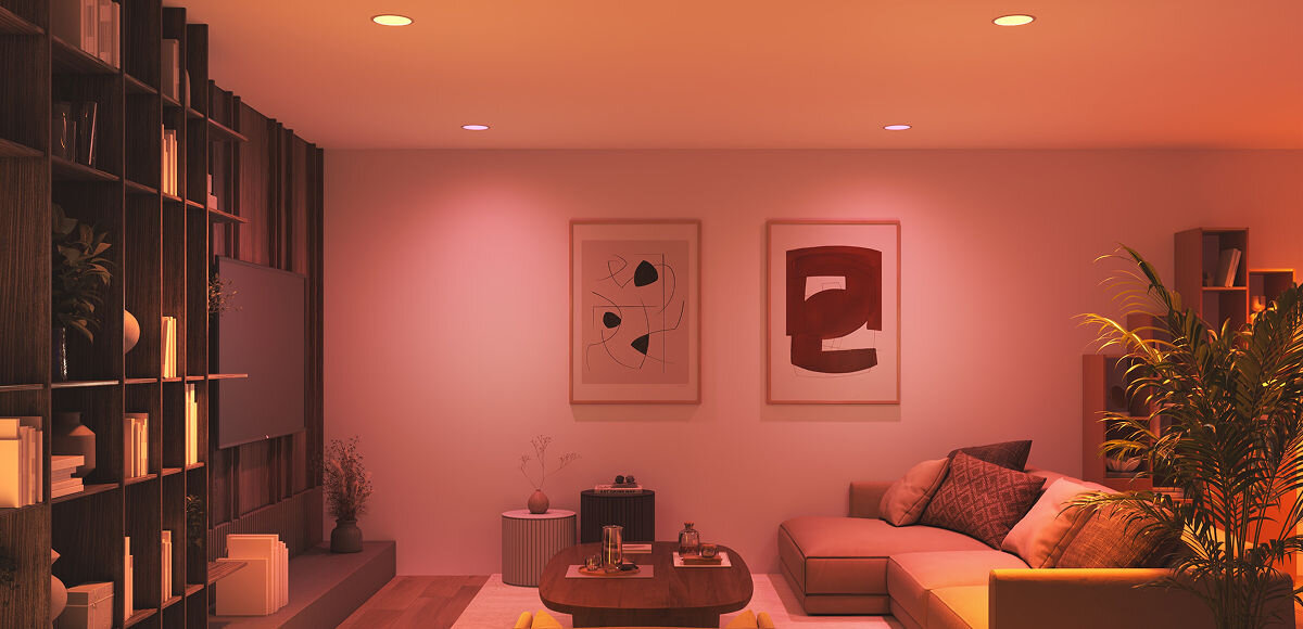 ŻARÓWKA GU10 345LM 3SZT PHILIPS HUE ESSENTIAL WHITE AND COLOR AMBIANCE , gama, funkcje, linia, hue Essential, pokój gościnny oświetlony ciepłą barwą światła hue